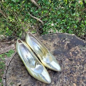Women Vintage Leather Gold Pumps By Maserati Size 7.5M/Women Dress Shoes/ Women